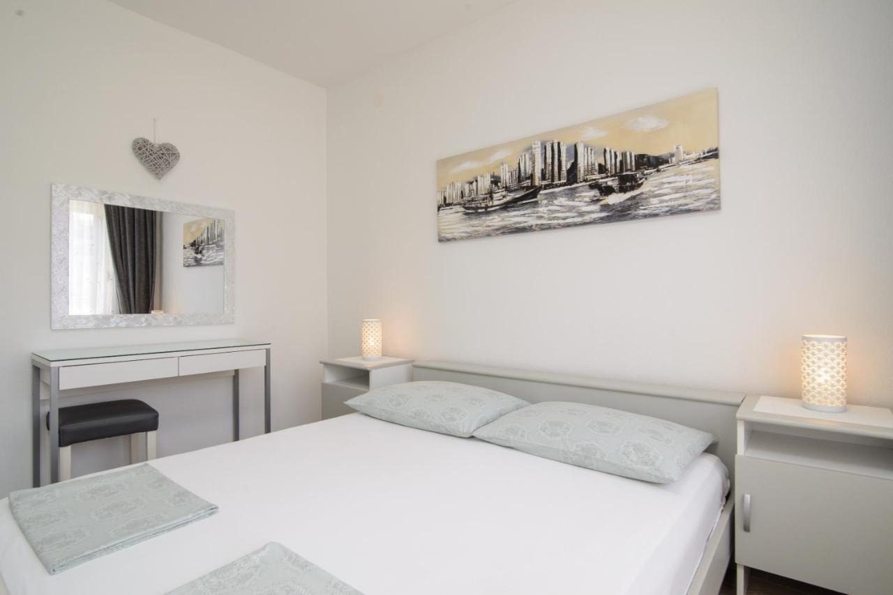 Apartments Tonka Trogir Exteriör bild
