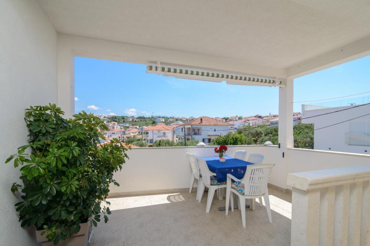 Apartments Tonka Trogir Exteriör bild